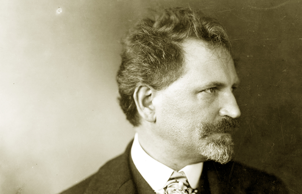 a headshot of Alphonse Mucha